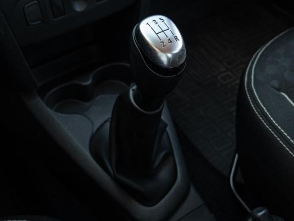 Renault Logan II Рестайлинг с пробегом 2022 года, цена 915 000 рублей, 109747 км, седан, Автокод Объявления