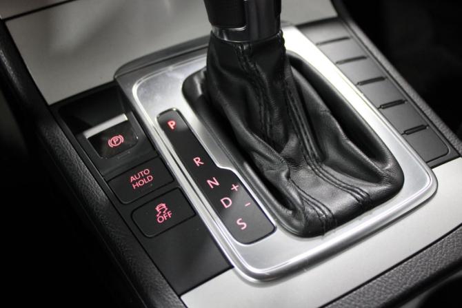 Volkswagen Passat B7 с пробегом 2012 года, цена 825 000 рублей, 198500 км, седан, Автокод Объявления