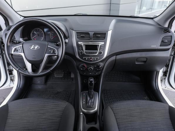 Hyundai Solaris I Рестайлинг с пробегом 2015 года, цена 998 000 рублей, 141165 км, хэтчбек, Автокод Объявления