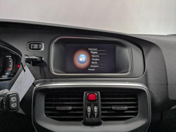 Volvo V40 Cross Country I Рестайлинг с пробегом 2019 года, цена 2 095 000 рублей, 64100 км, хэтчбек, Автокод Объявления