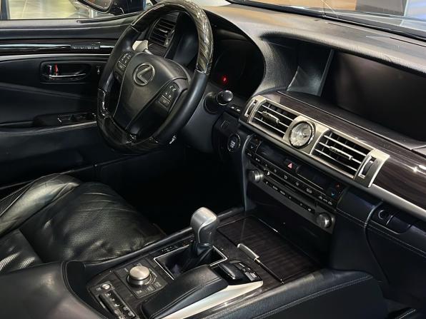 Lexus LS IV Рестайлинг 2 с пробегом 2013 года, цена 1 950 000 рублей, 253524 км, седан, Автокод Объявления