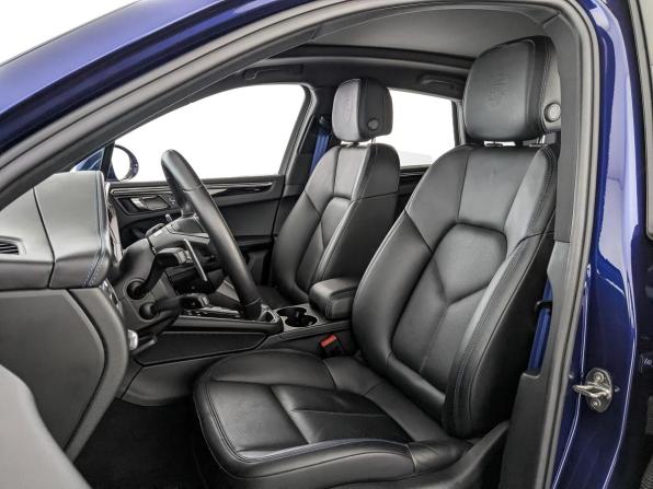 Porsche Macan I Рестайлинг 2 с пробегом 2023 года, цена 6 895 000 рублей, 3249 км, внедорожник, Автокод Объявления