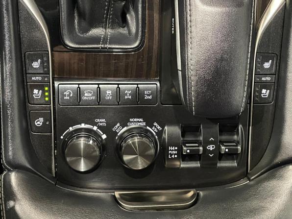 Lexus LX III Рестайлинг 2 с пробегом 2016 года, цена 5 750 000 рублей, 154400 км, внедорожник, Автокод Объявления