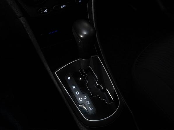 Hyundai Solaris I с пробегом 2013 года, цена 911 000 рублей, 136000 км, седан, Автокод Объявления
