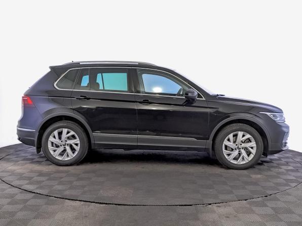 Volkswagen Tiguan II Рестайлинг с пробегом 2021 года, цена 3 825 000 рублей, 17314 км, внедорожник, Автокод Объявления