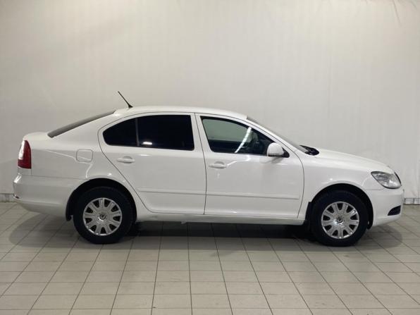 Skoda Octavia II (A5) Рестайлинг с пробегом 2012 года, цена 824 000 рублей, 183251 км, лифтбек, Автокод Объявления