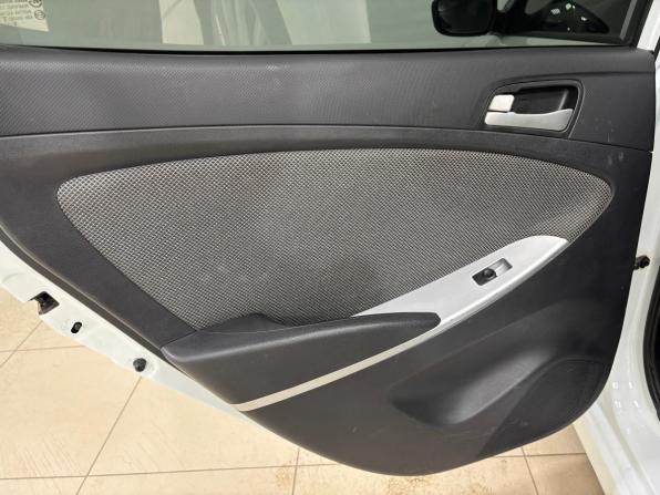 Hyundai Solaris I с пробегом 2012 года, цена 850 000 рублей, 141270 км, седан, Автокод Объявления