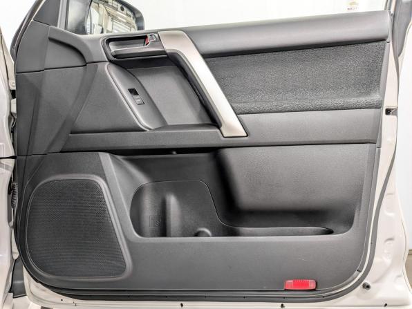 Toyota Land Cruiser Prado 150 Series Рестайлинг 3 с пробегом 2020 года, цена 5 935 000 рублей, 52428 км, внедорожник, Автокод Объявления
