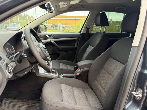 Skoda Octavia II (A5) Рестайлинг с пробегом 2013 года, цена 545 000 рублей, 323000 км, лифтбек, Автокод Объявления