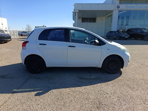 Toyota Yaris II с пробегом 2009 года, цена 400 000 рублей, 179498 км, хэтчбек, Автокод Объявления