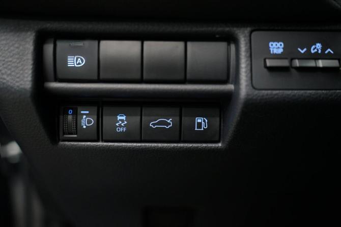 Toyota Avalon V с пробегом 2022 года, цена 3 690 000 рублей, 74000 км, седан, Автокод Объявления