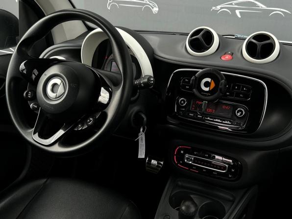 Smart Fortwo III с пробегом 2017 года, цена 790 600 рублей, 123285 км, хэтчбек, Автокод Объявления