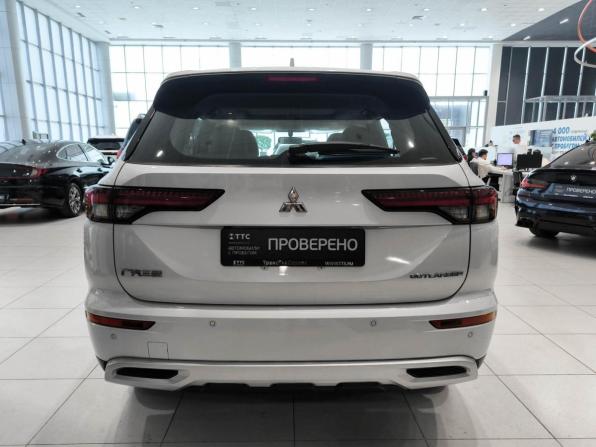 Mitsubishi Outlander IV с пробегом 2023 года, цена 4 150 000 рублей, 10 км, внедорожник, Автокод Объявления