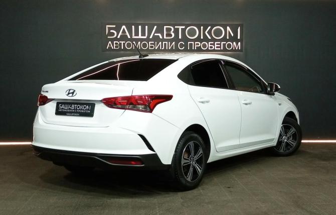 Hyundai Solaris II Рестайлинг с пробегом 2021 года, цена 1 199 000 рублей, 179754 км, седан, Автокод Объявления