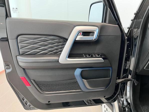 BAIC BJ40 I Рестайлинг с пробегом 2023 года, цена 3 350 000 рублей, 40367 км, внедорожник, Автокод Объявления