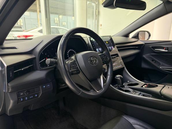 Toyota Avalon V с пробегом 2022 года, цена 3 190 000 рублей, 56000 км, седан, Автокод Объявления