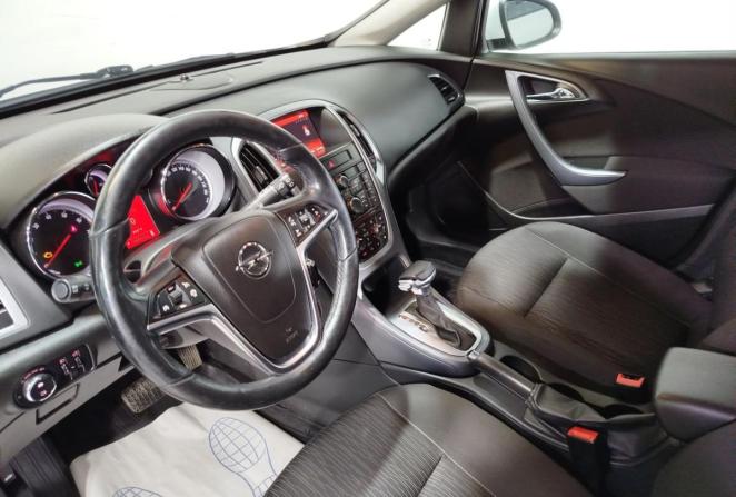 Opel Astra J Рестайлинг с пробегом 2014 года, цена 1 010 000 рублей, 136503 км, хэтчбек, Автокод Объявления