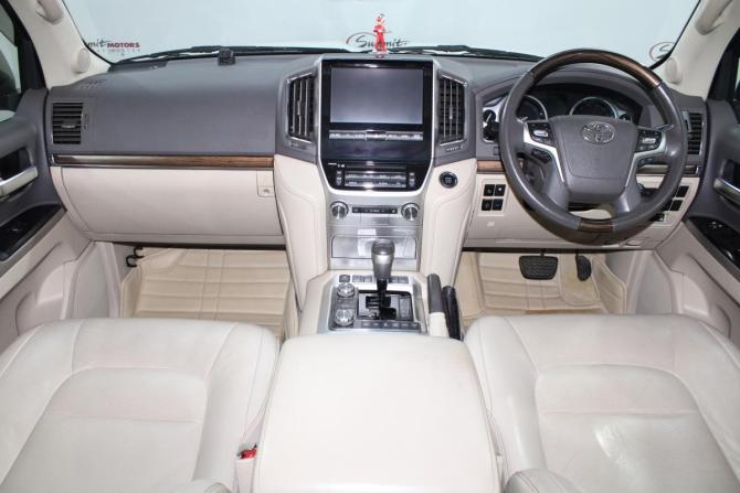Toyota Land Cruiser 200 Series Рестайлинг 2 с пробегом 2019 года, цена 8 100 000 рублей, 134125 км, внедорожник, Автокод Объявления