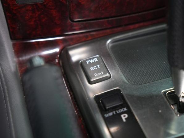 Lexus LX III с пробегом 2008 года, цена 2 950 000 рублей, 260265 км, внедорожник, Автокод Объявления