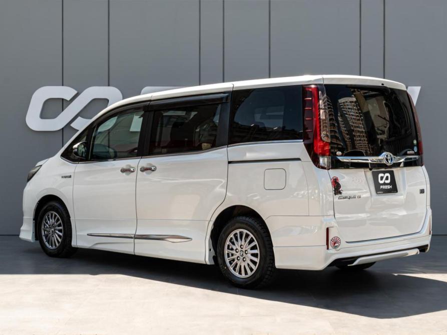 Toyota Esquire I Краснодар  - изображение 2