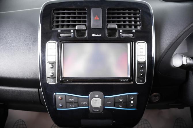 Nissan Leaf I (ZE0/AZE0) с пробегом 2014 года, цена 929 000 рублей, 153000 км, хэтчбек, Автокод Объявления