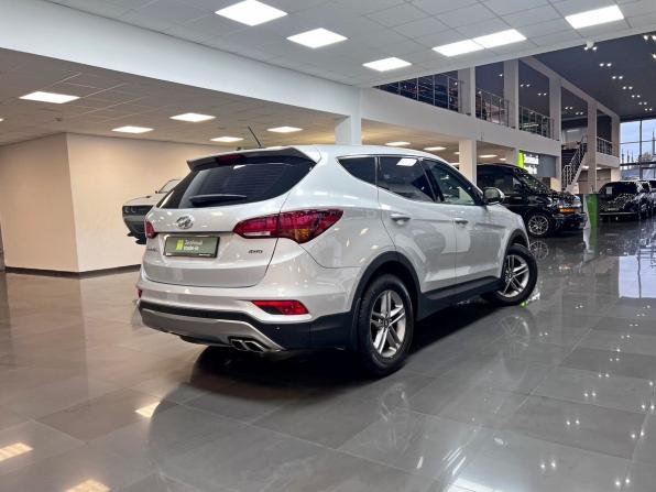 Hyundai Santa Fe III Рестайлинг с пробегом 2016 года, цена 1 995 000 рублей, 112113 км, внедорожник, Автокод Объявления