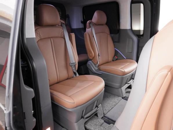 Hyundai Staria I с пробегом 2025 года, цена 7 868 888 рублей, 9207 км, минивэн, Автокод Объявления