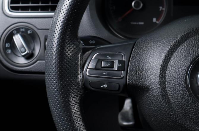 Volkswagen Polo V с пробегом 2013 года, цена 859 000 рублей, 259200 км, седан, Автокод Объявления