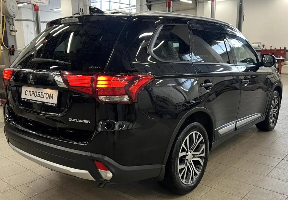 Mitsubishi Outlander III Рестайлинг 2 Санкт-Петербург  - изображение 3
