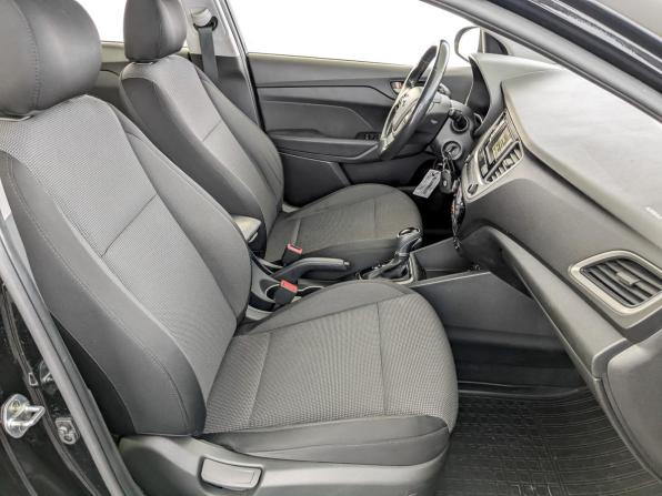 Hyundai Solaris II с пробегом 2017 года, цена 1 200 000 рублей, 163268 км, седан, Автокод Объявления