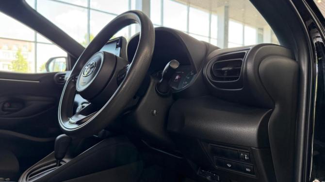 Toyota Yaris IV с пробегом 2020 года, цена 1 045 000 рублей, 93000 км, хэтчбек, Автокод Объявления