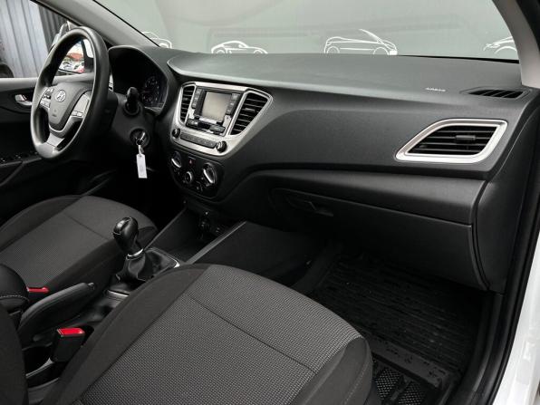 Hyundai Solaris II с пробегом 2020 года, цена 1 247 800 рублей, 92228 км, седан, Автокод Объявления
