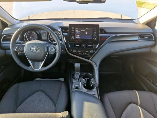 Toyota Camry VIII (XV70) Рестайлинг с пробегом 2021 года, цена 2 550 000 рублей, 89309 км, седан, Автокод Объявления