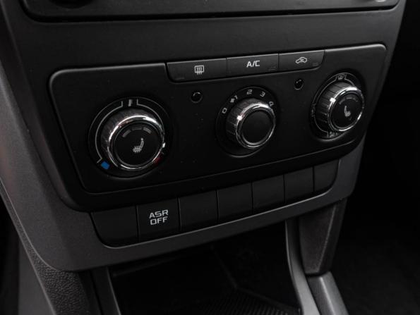 Skoda Yeti I с пробегом 2013 года, цена 1 440 000 рублей, 34752 км, внедорожник, Автокод Объявления