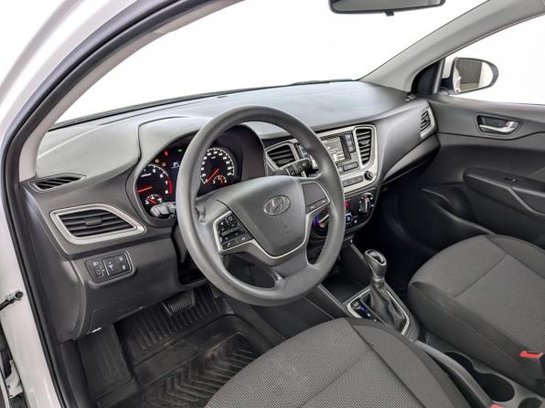 Hyundai Solaris II Рестайлинг с пробегом 2022 года, цена 1 570 000 рублей, 56952 км, седан, Автокод Объявления