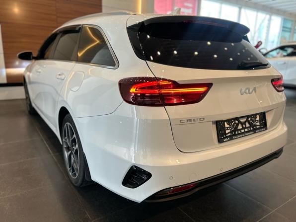 Kia Ceed III Рестайлинг с пробегом 2021 года, цена 2 349 000 рублей, 64700 км, универсал, Автокод Объявления