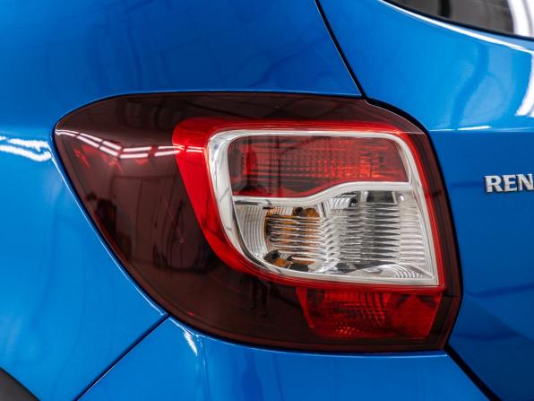 Renault Sandero II с пробегом 2015 года, цена 1 048 000 рублей, 75506 км, хэтчбек, Автокод Объявления