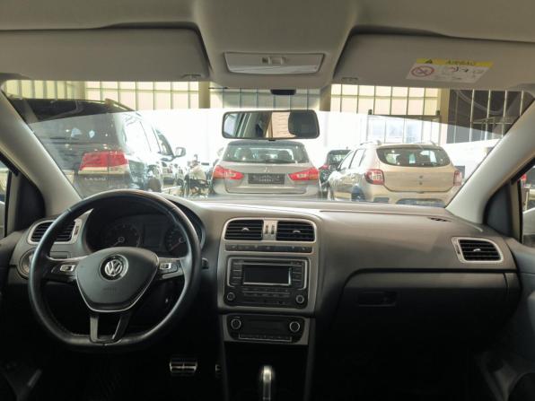 Volkswagen Polo V Рестайлинг с пробегом 2016 года, цена 990 000 рублей, 134615 км, седан, Автокод Объявления