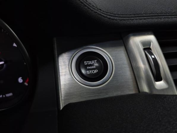 Land Rover Range Rover Evoque I Рестайлинг с пробегом 2017 года, цена 2 680 000 рублей, 127526 км, внедорожник, Автокод Объявления