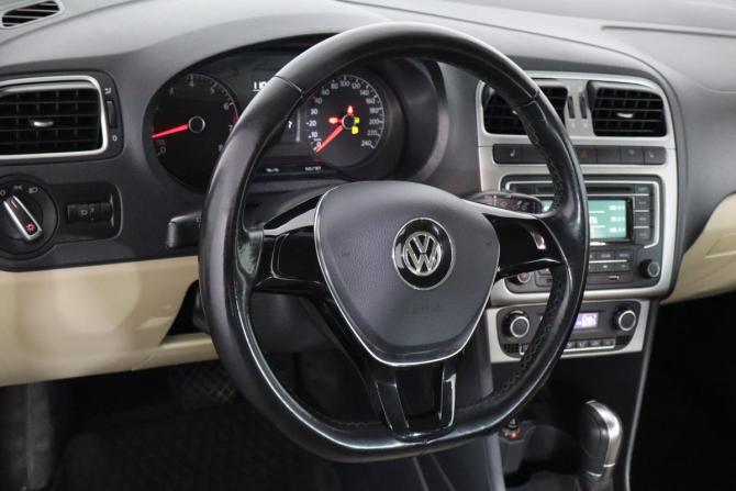 Volkswagen Polo V с пробегом 2015 года, цена 949 000 рублей, 120000 км, седан, Автокод Объявления