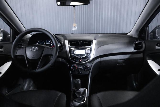 Hyundai Solaris I с пробегом 2013 года, цена 549 999 рублей, 201000 км, хэтчбек, Автокод Объявления