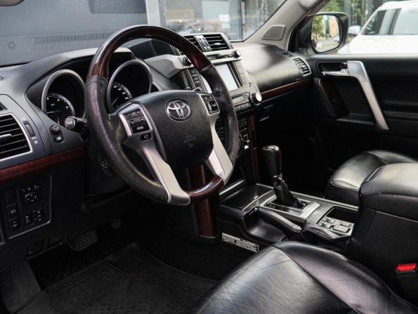 Toyota Land Cruiser Prado 150 Series Рестайлинг 1 с пробегом 2013 года, цена 2 980 000 рублей, 231916 км, внедорожник, Автокод Объявления