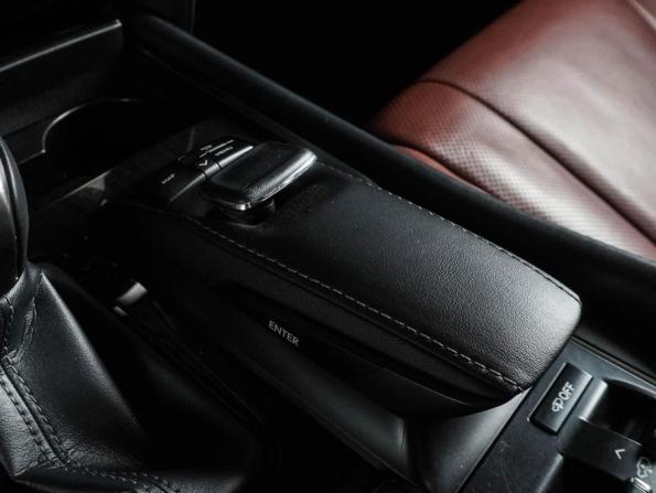Lexus LX III Рестайлинг 2 с пробегом 2018 года, цена 7 899 000 рублей, 134542 км, внедорожник, Автокод Объявления