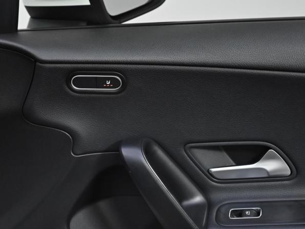 Mercedes-Benz A-Класс IV (W177) с пробегом 2019 года, цена 2 149 000 рублей, 61000 км, хэтчбек, Автокод Объявления