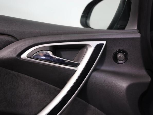 Opel Astra J Рестайлинг с пробегом 2011 года, цена 819 000 рублей, 198764 км, хэтчбек, Автокод Объявления
