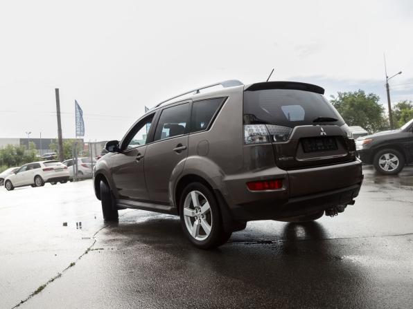 Mitsubishi Outlander II Рестайлинг с пробегом 2010 года, цена 999 000 рублей, 219241 км, внедорожник, Автокод Объявления
