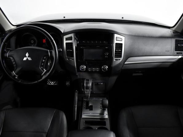 Mitsubishi Pajero IV Рестайлинг 2 с пробегом 2018 года, цена 2 650 000 рублей, 178000 км, внедорожник, Автокод Объявления