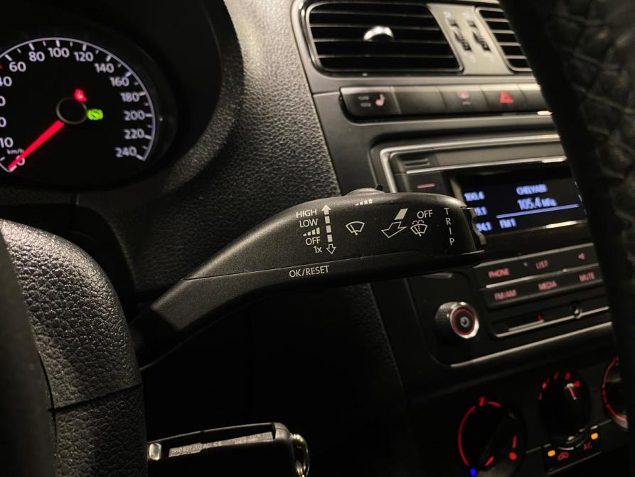 Volkswagen Polo V Рестайлинг Челябинск  - изображение 18
