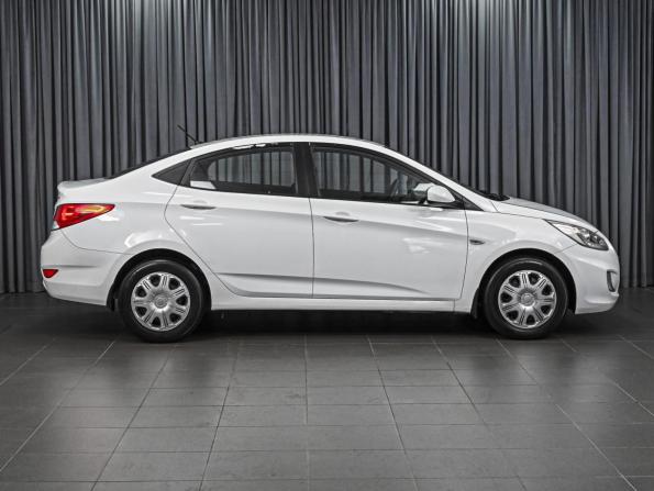 Hyundai Solaris I с пробегом 2013 года, цена 779 000 рублей, 117613 км, седан, Автокод Объявления