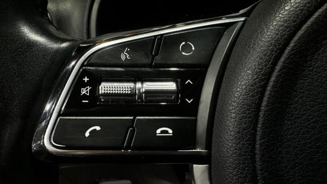 Kia Sportage IV Рестайлинг с пробегом 2021 года, цена 2 465 000 рублей, 42982 км, внедорожник, Автокод Объявления